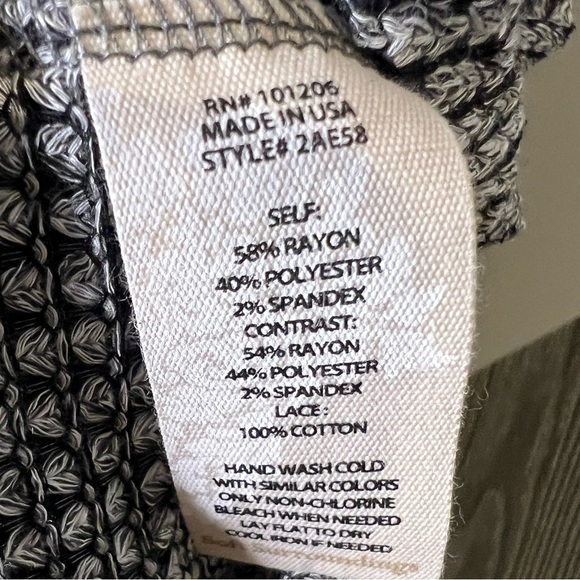 052. NWOT Soft Surroundings Bailey Waffle Knit Thermal Top Heathered Black Gray - Picture 5 of 6